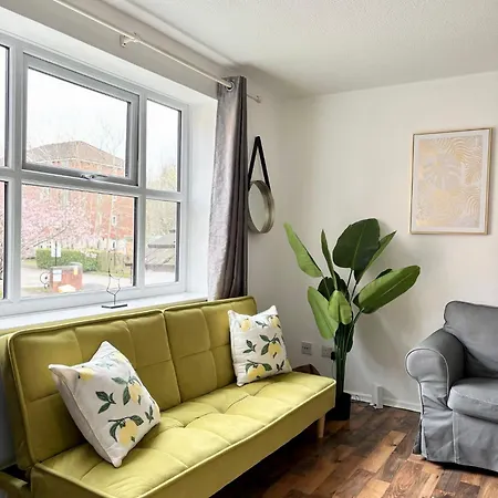 Stylish 2 Bed Centre