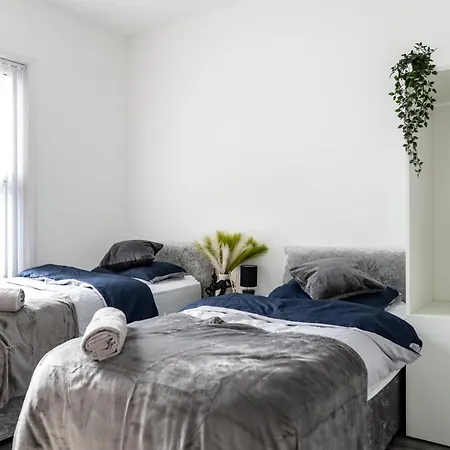 Etihad, Coop Live, Old Trafford With Free Parking * Manchester