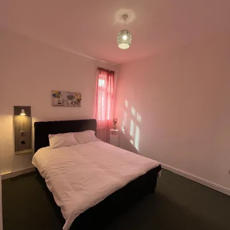 Eva Bed & Breakfast Manchester