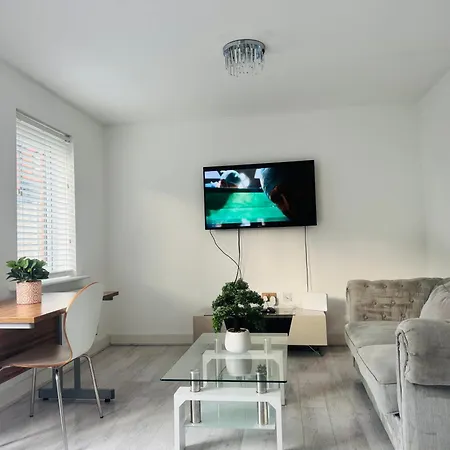 Modern Lux New Built Double * Manchester