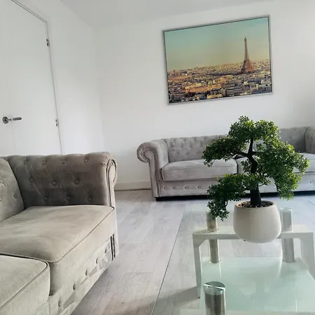 Modern Lux New Built Double Homestay *