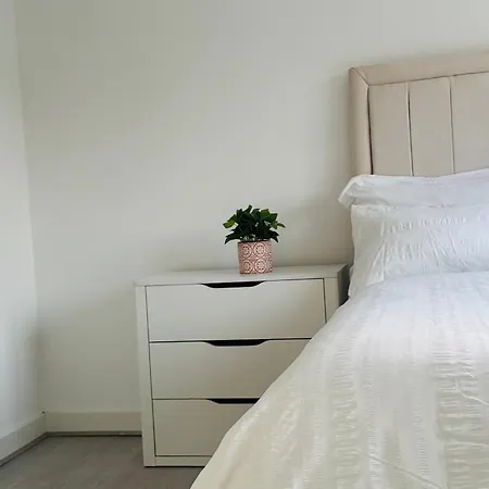 民宿 Modern New Built Kingsize Ensuite *