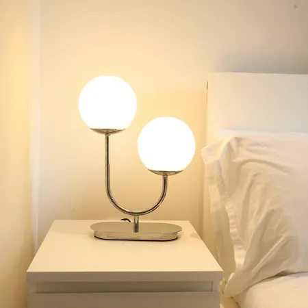 Pass The Keys Flat With Balcony Mins From Manc Hotspots *