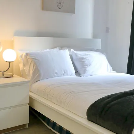 Pass The Keys Flat With Balcony Mins From Manc Hotspots * Manchester