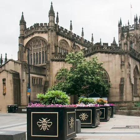 Apartment Pass The Keys Flat With Balcony Mins From Manc Hotspots *