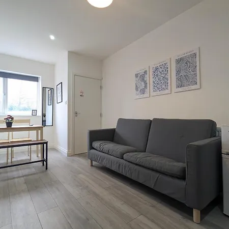 Modern Near Centre Apartment