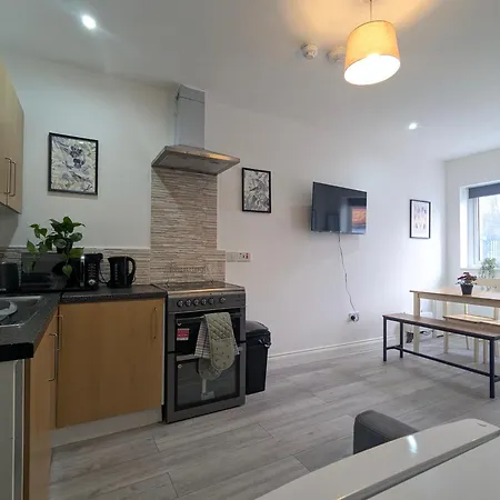 Modern Near Centre Apartment *