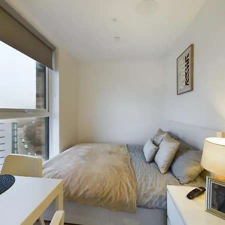 Charming Type In Cheltenham Apartman
