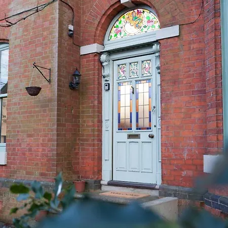 Apartment The Emerald In A 6 Bedroom Shared Victorian House *