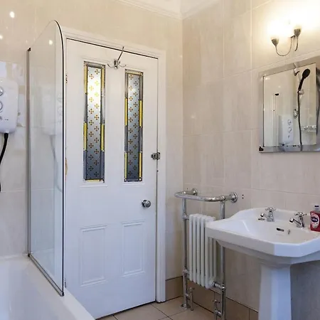 Apartmán The Emerald In A 6 Bedroom Shared Victorian House