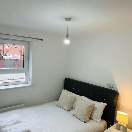 Apartment Modern & Private 2br Manchester