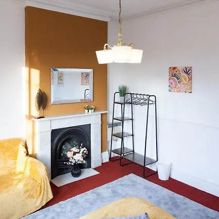 The Orange In A 6 Bedroom Victorian Shared House