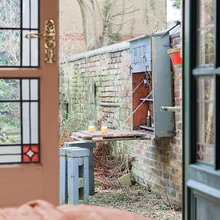 Apartment The Blue Duo In A 6 Bedroom Victorian Shared House Manchester