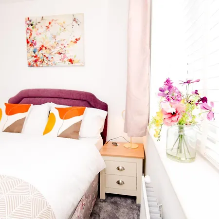 Cityside Deluxe - 3 Bedroom House Great For Family With Free Parking & Garden Apartment Manchester