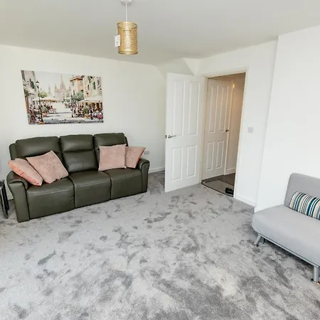 Apartment Cityside Deluxe - 3 Bedroom House Great For Family With Free Parking & Garden *