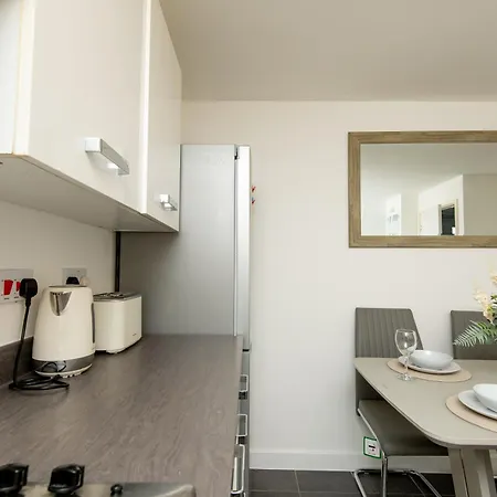 Cityside Deluxe - 3 Bedroom House Great For Family With Free Parking & Garden * Manchester