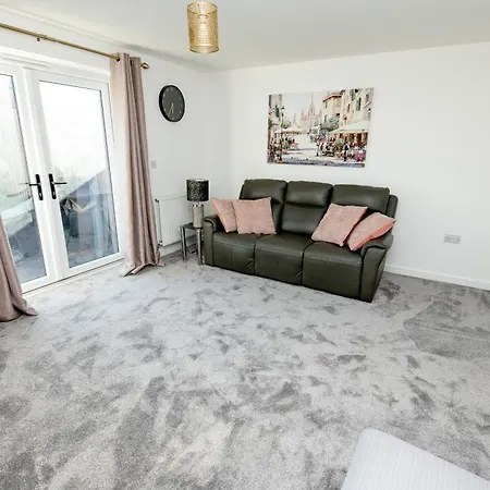 Apartment Cityside Deluxe - 3 Bedroom House Great For Family With Free Parking & Garden