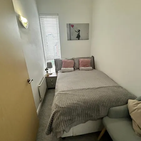 Ao & Etihad Stadium 6 Guest Stay- 3 Bedroom Central House With Parking & Wi Fi * Manchester