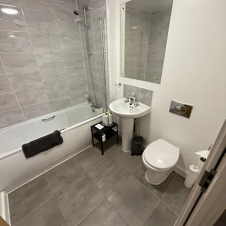 Escape To Modern 2br In Centre!