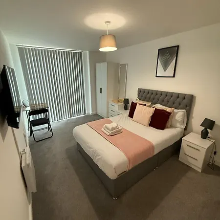 Escape To Modern 2br In Centre! شقة *