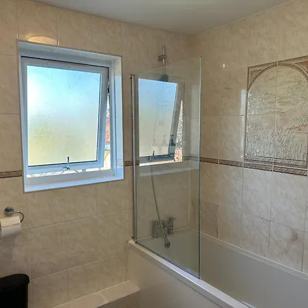 Holiday home Pool&tennis Table - Up To 40 Percent Off Old Trafford 3 Bed *