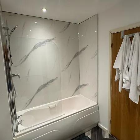 Apartment Stylish 3 Bed Flat Near Centre With Parking Manchester