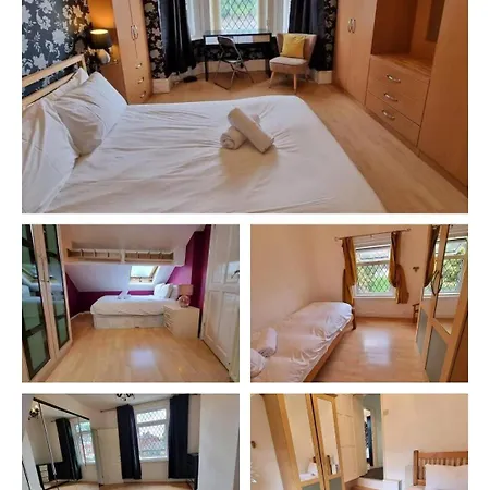 Near Centre Sleeps 11, 4-spacious Bed Rooms,2-lounges 2-toilets 1-kitchen Ideal Familys&groups Manchester