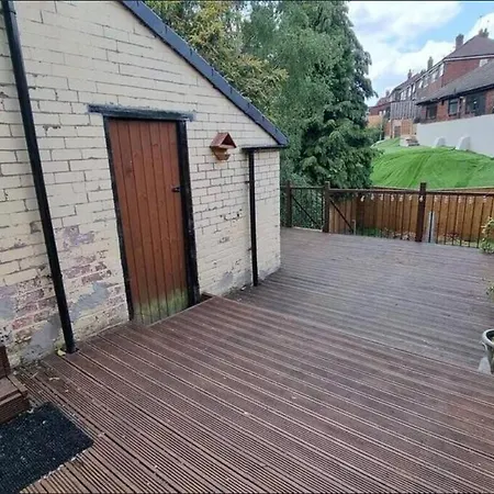 Holiday home Spacious 4bd With Great Links To Centre