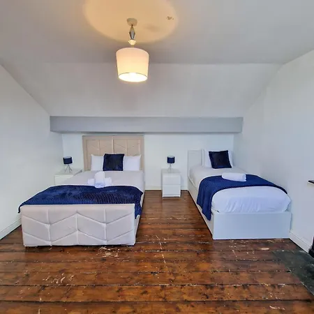 Salford Sleeps 10 By Superhost Ferienhaus Manchester