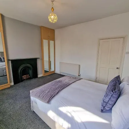 Salford Sleeps 10 By Superhost Manchester