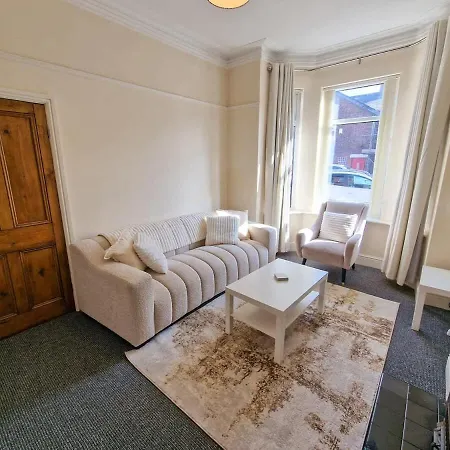 Salford Sleeps 10 By Superhost * Manchester