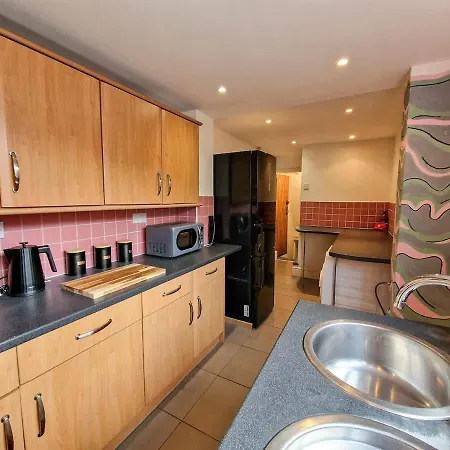 Salford Sleeps 10 By Superhost Holiday home