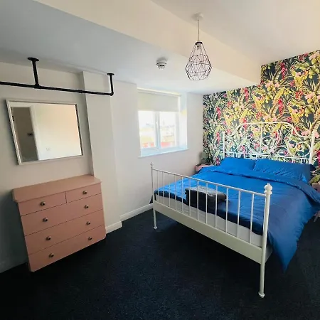 Apartment Cool, Calm & Connected *