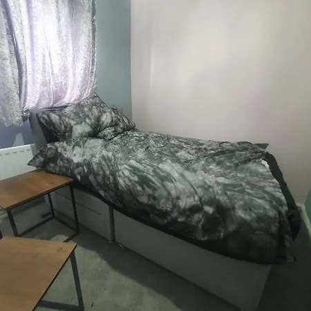Δωμάτια σε οικογενειακή κατοικία 1 Bedroom In A Shared House