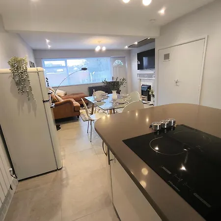 Spotless And Spacious * Manchester