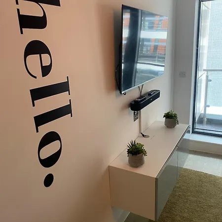 Luxury 1 Bedroom *