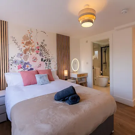 Luxury 8 Bed * Manchester