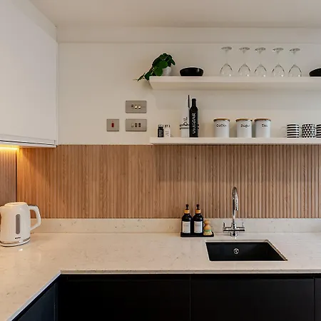 Nyaraló Luxury 8 Bed Manchester