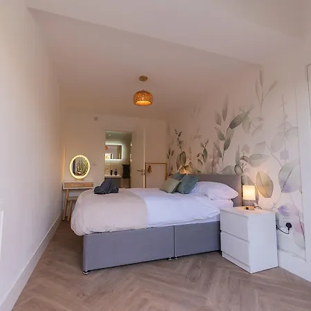 Luxury 8 Bed * Manchester