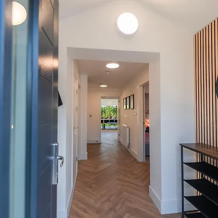 Luxury 8 Bed
