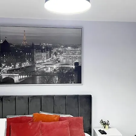 Apartment Large And Spacious 4 Bedroom House - Free Parking - 5 Mins From Centre Manchester