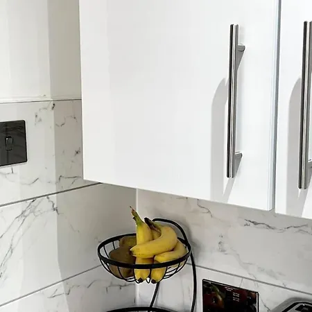 Luxury Spacious 4 Bedroom House - Free Parking - 5 Mins From Centre * Manchester