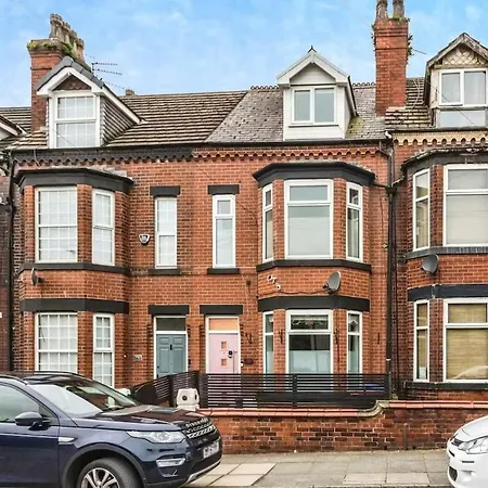 Large 5-bedroom House In Salford-free Parking-sleeps 10 Manchester