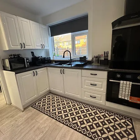 Airport House - Long Near Hospital! Manchester