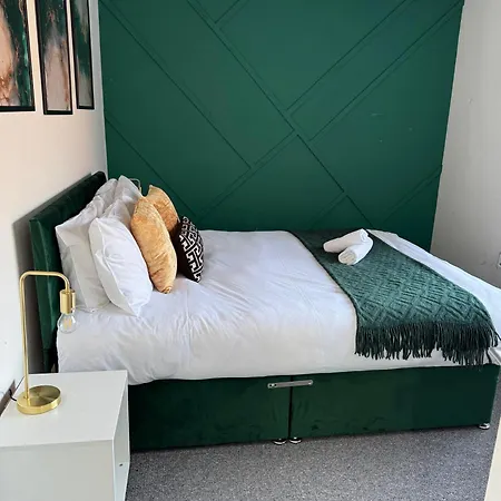 Airport House - Long Near Hospital! Semesterbostad Manchester