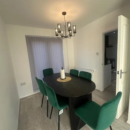 Semesterbostad Airport House - Long Near Hospital! Manchester