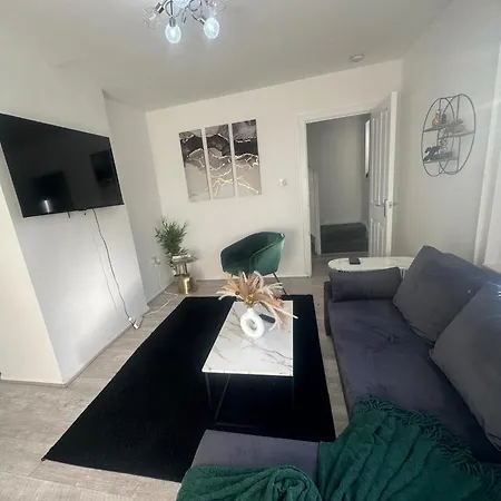Airport House - Long Near Hospital! Manchester
