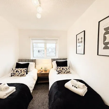 Cozy 2 Bed - Free Parking, Great Location By Vista Short Lets Casa de Férias *