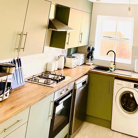 Modern 3 Bedroom Flat Near & Hulme Park * Manchester