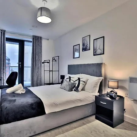 דירה - 2-bed - Sleeps 4 - Wifi *